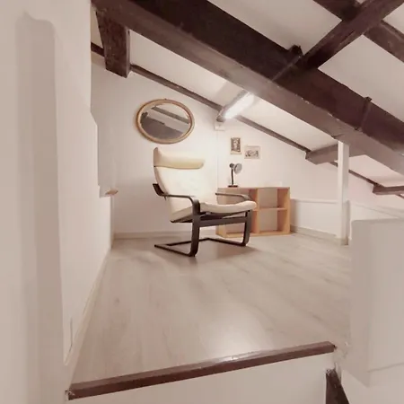 Center Vicolo With Parking Modena