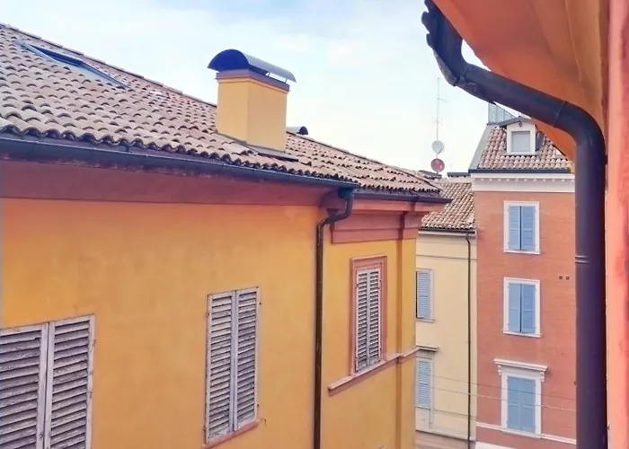 Center Vicolo With Parking