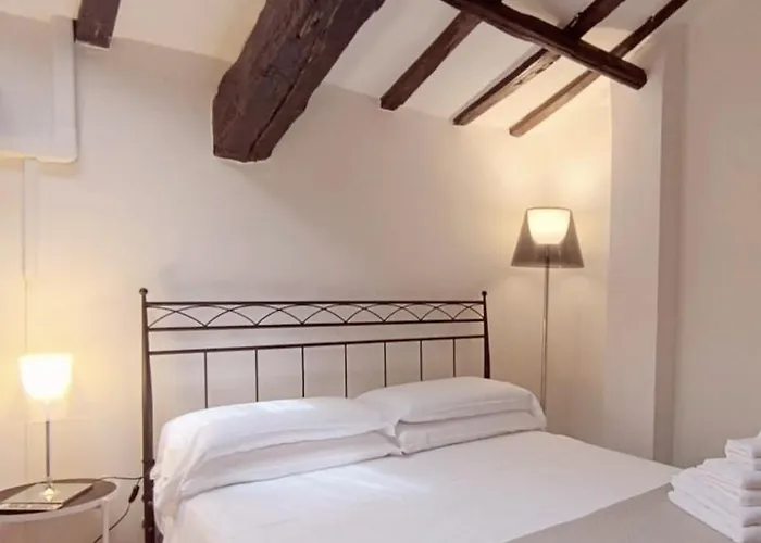 Center Vicolo With Parking Apartman *