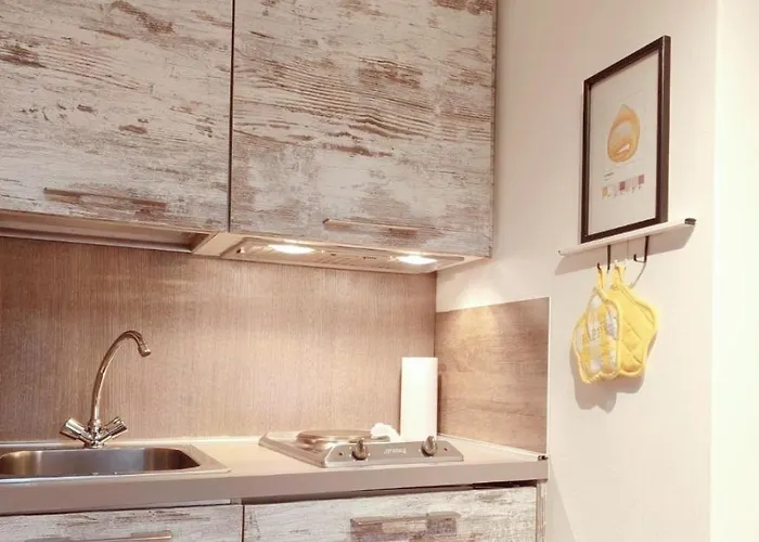 Center Vicolo With Parking