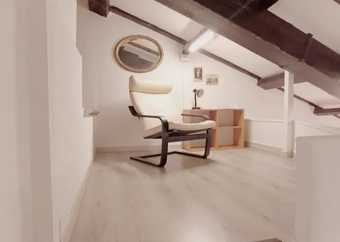 Center Vicolo With Parking Modena